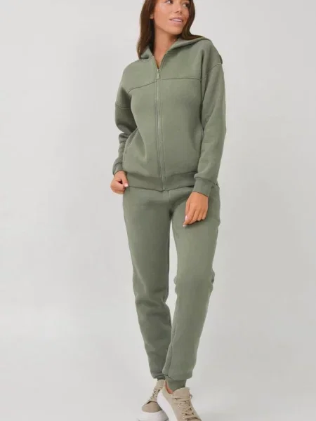 Теплый спортивный костюм для женщин зелений