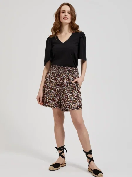 Pantaloni scurți Moodo cu model floral negru