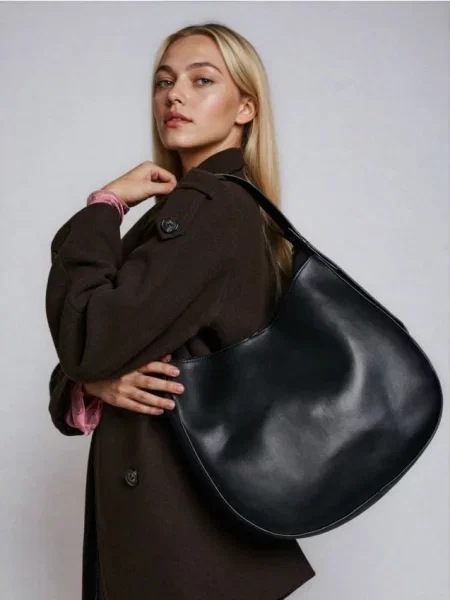 Сумка-хобо чорний