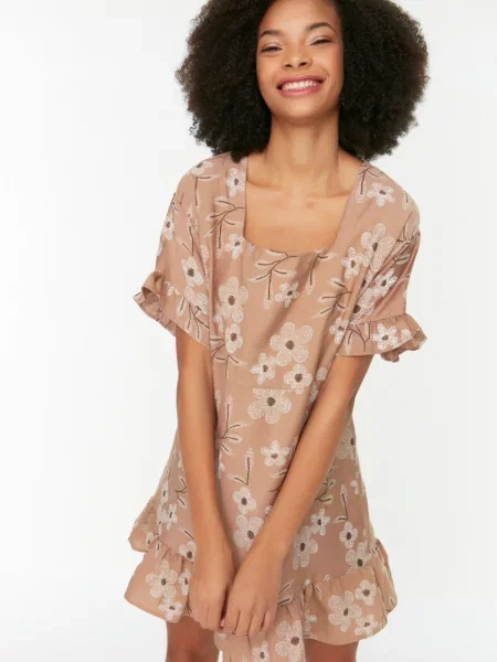 Rochie Trendyol cu model floral țesută maro