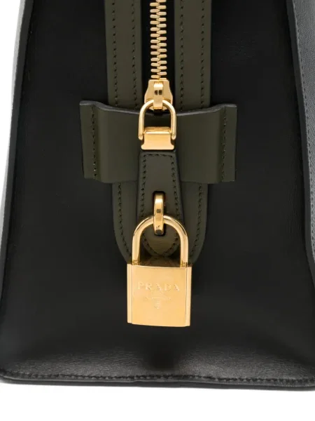 Чанта Prada черно