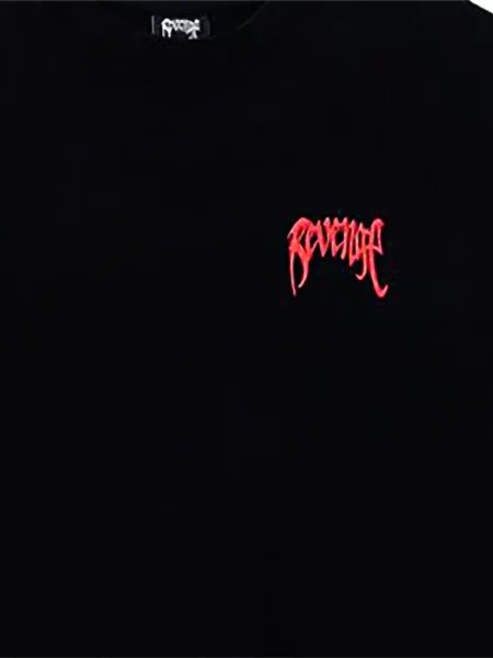 Тениска Revenge с кръгло деколте черно