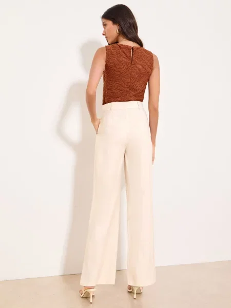 Lipsy Pantaloni cutați crem