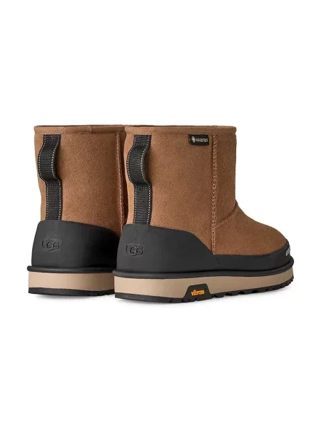 Замшевые классические сапоги Ugg