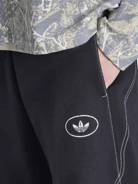 Sznurek ściągający kołnierzykowy podkoszulka Adidas w paski czarna