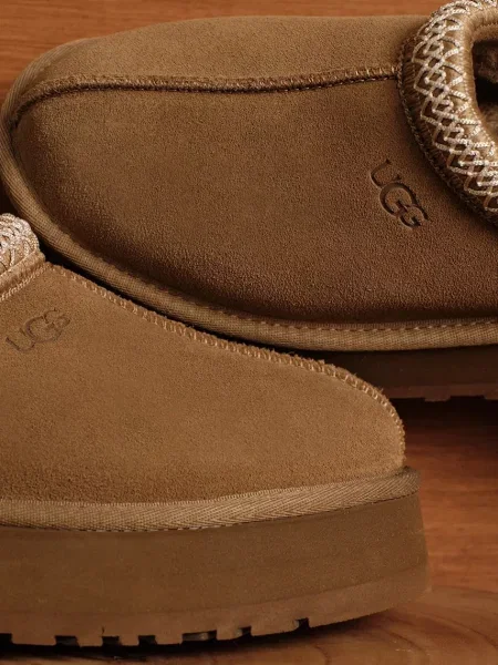 UGG пантофи дамски от велур W Tazz II кафяво