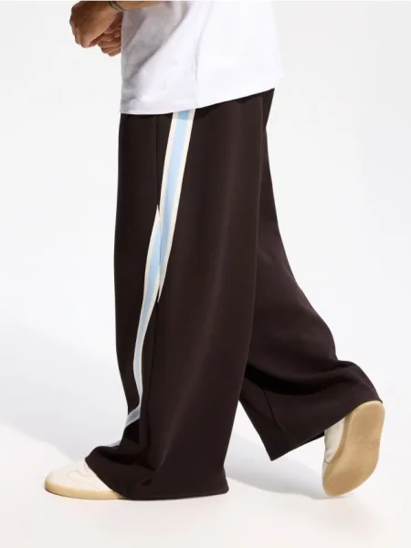 Reserved Pantaloni loose maro