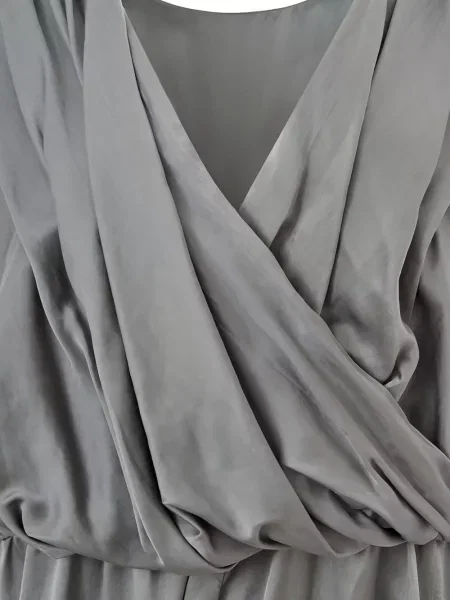 Rochie midi Lardini cu decolteu în V drapată gri