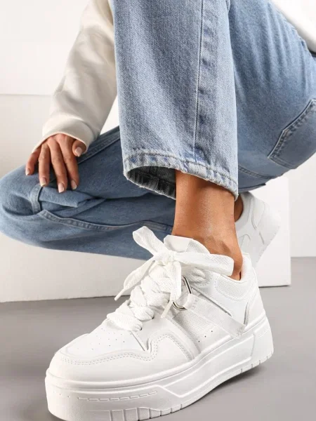 Sneakers Albi cu Platformă Joasă cu Pandantiv și Șireturi Decorative Salam alb