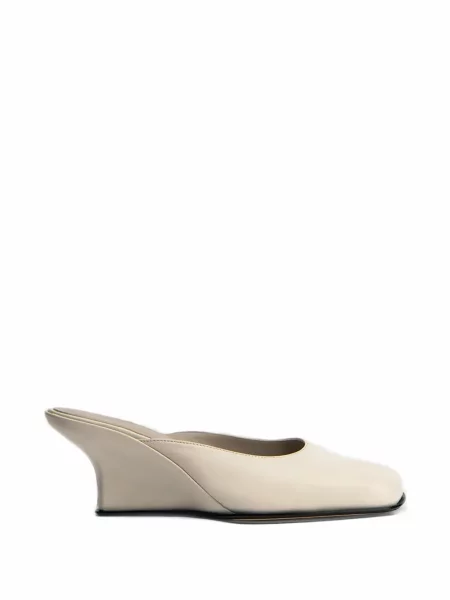 Papuci tip mules By Far cu pană alb