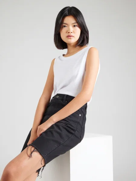 Top My Essential Wardrobe biela