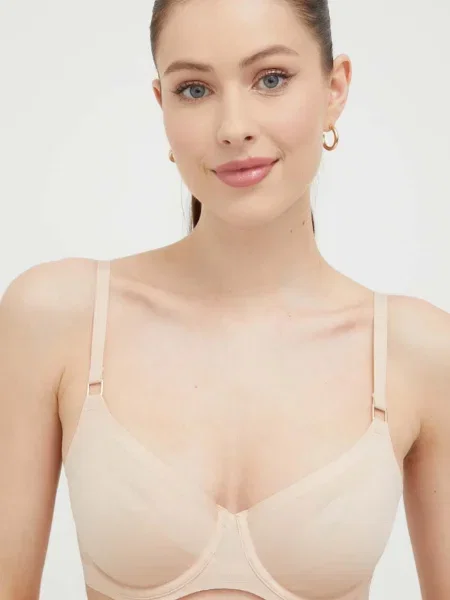 Сутиен Chantelle с изчистен дизайн бежово