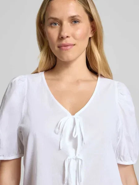 Bluzka o kroju regular fit z dekoltem w serek S.oliver Red Label biała