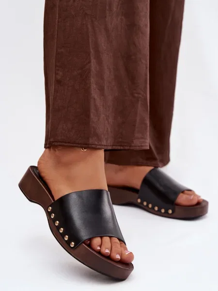 Pantofle Boto s nýty černé