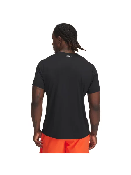 Тениска за трениране Under Armour с изчистен дизайн черно