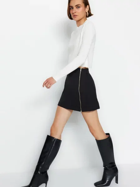 Fusta mini Trendyol în linie A negru