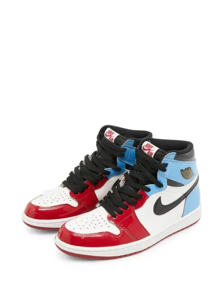 Sneakerși Jordan retro alb