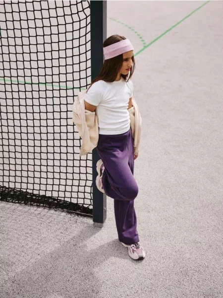 Reserved Pantaloni de trening baggy violet-prună violet