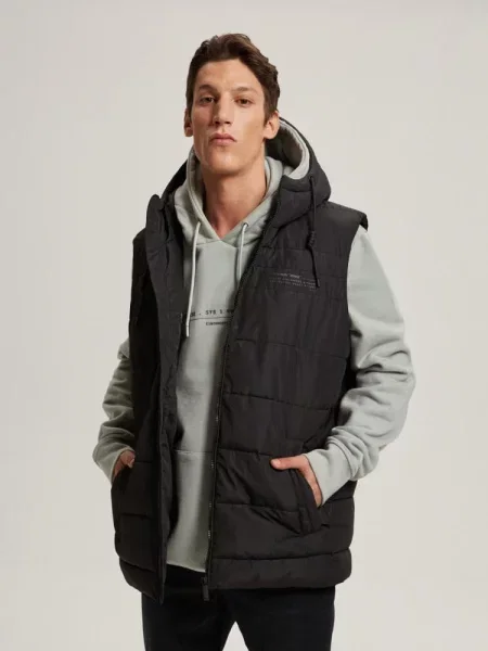 Утепленный жилет Diverse черный