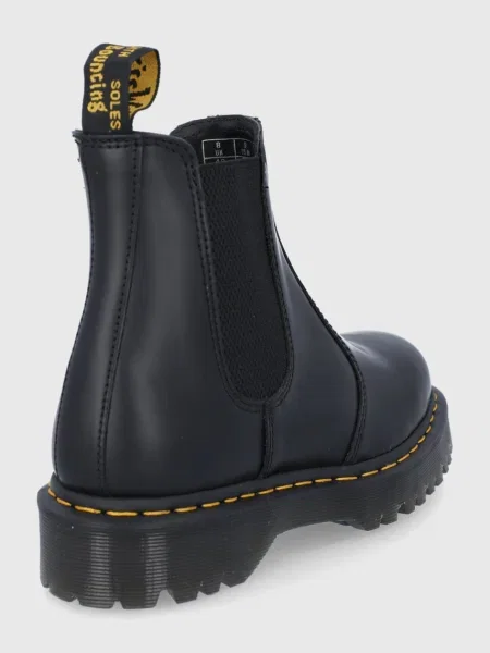 Kožené kotníkové boty Dr. Martens Bex na platformě černá