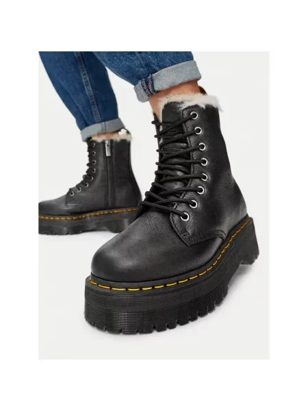 Kotníkové boty Dr. Martens černé