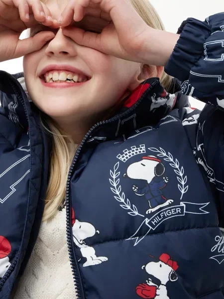 Tommy Hilfiger капитонирано яке за деца x Peanuts