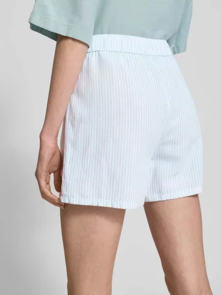 Szorty o kroju relaxed fit z plisami Review błękitne