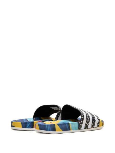 Papuci Adidas cu imprimeu geometric negru