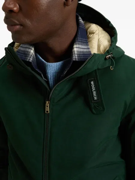 Geacă Woolrich cu glugă verde