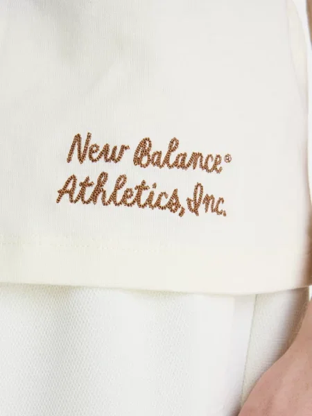 Спортивная футболка New Balance бежевая