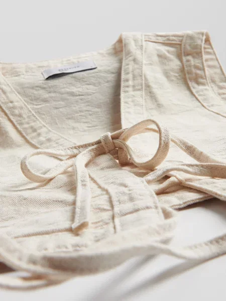 Reserved Джинсова жилетка нюдовий 