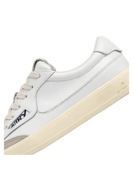 Sneakersy Autry skórzane białe