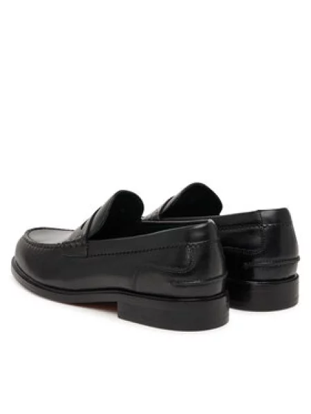 Ilgaauliai batai Clarks juoda