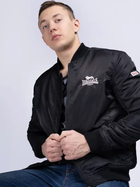 Бомбер Lonsdale черный