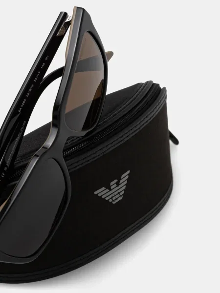 Emporio Armani napszemüveg fekete
