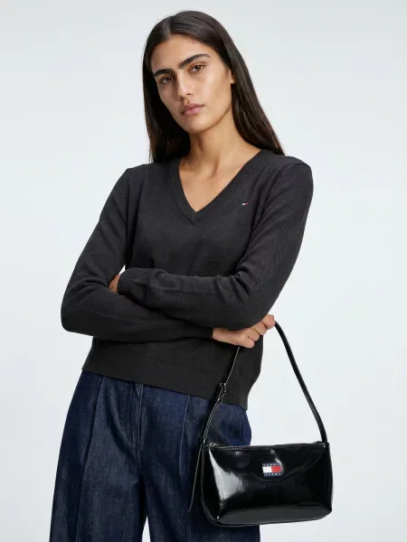 Tommy Jeans Sveter ESSENTIAL čierna modrá