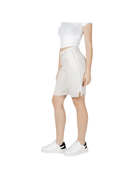 Pantaloni scurți Vila bej