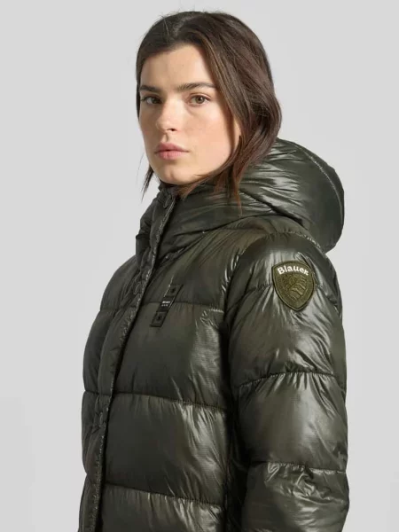 Płaszcz pikowany o kroju regular fit z detalem z logo model „BELLEVUE” Blauer