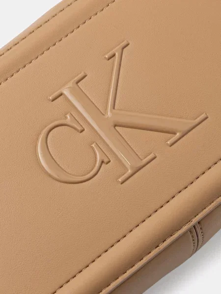 Calvin Klein Táska Bold Ck Camera Bag  bézs