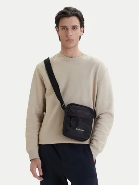 Calvin Klein Мъжка чантичка Bold Reporter черен
