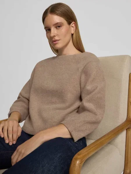 Bluza o kroju regular fit z dekoltem w łódkę model Gusera' Opus