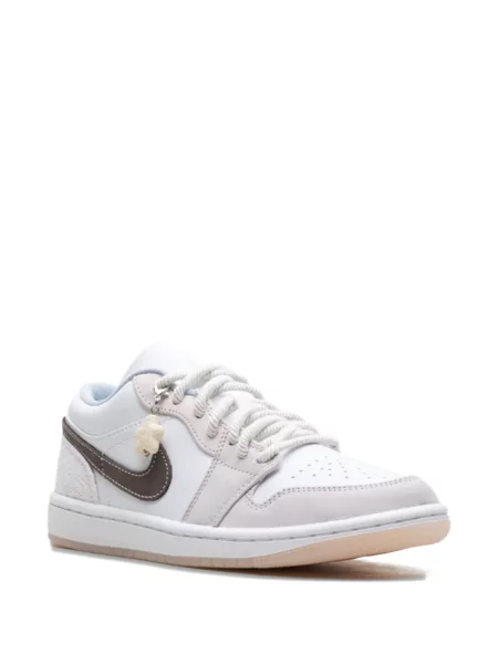 Sneakerși Jordan alb