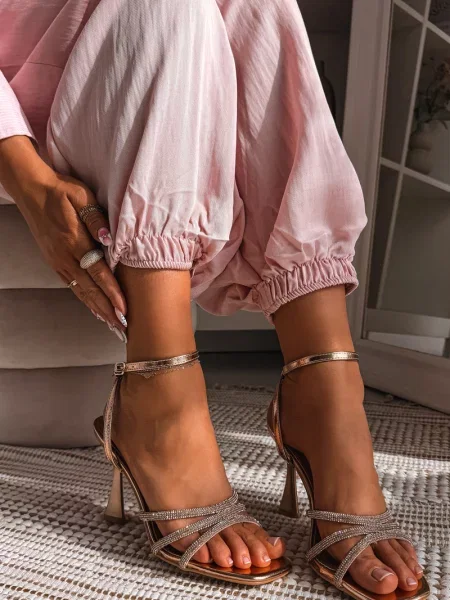 Sandale Boto cu toc înalt alb