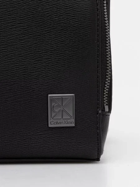 Calvin Klein Oldaltáska fekete
