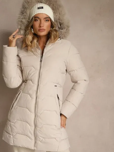 Ciemnobeżowa Pikowana Kurtka o Taliowanym Kroju z Kapturem z Futerkiem Mindria beżowa