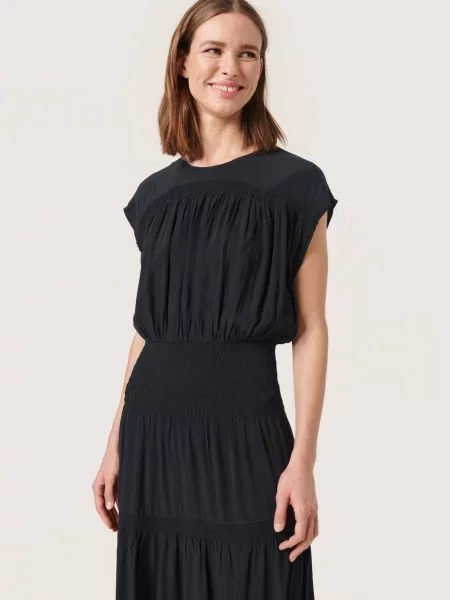 SOAKED IN LUXURY Rochie Layna' negru