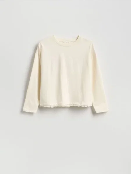 Reserved longsleeve z koronką kremowy