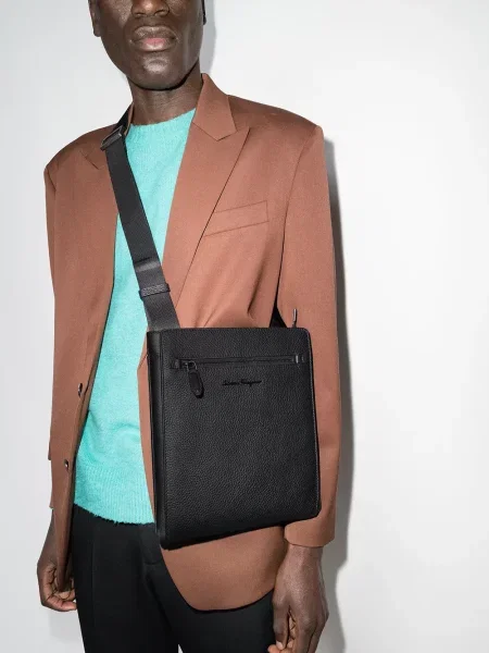 Geantă crossbody Ferragamo negru