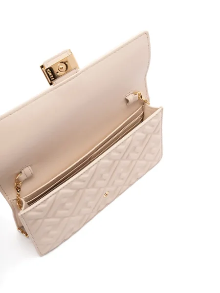 Колие Fendi