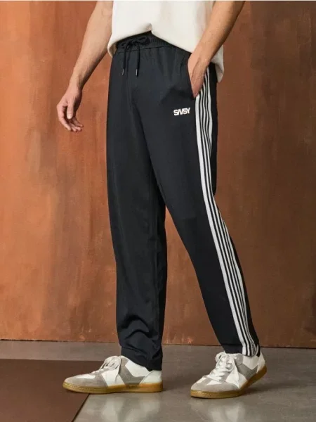 Sinsay Sportovní kalhoty s lampasem černá